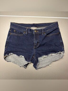 Duluth Trading Co Women's Dark Wash Distressed Denim Cut Off Shorts 8x31